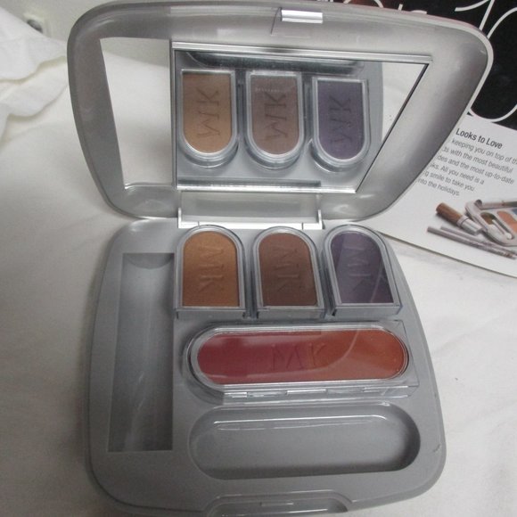 Fall Winter Makeup Collection in Compact Pure Elegance - Picture 3 of 3